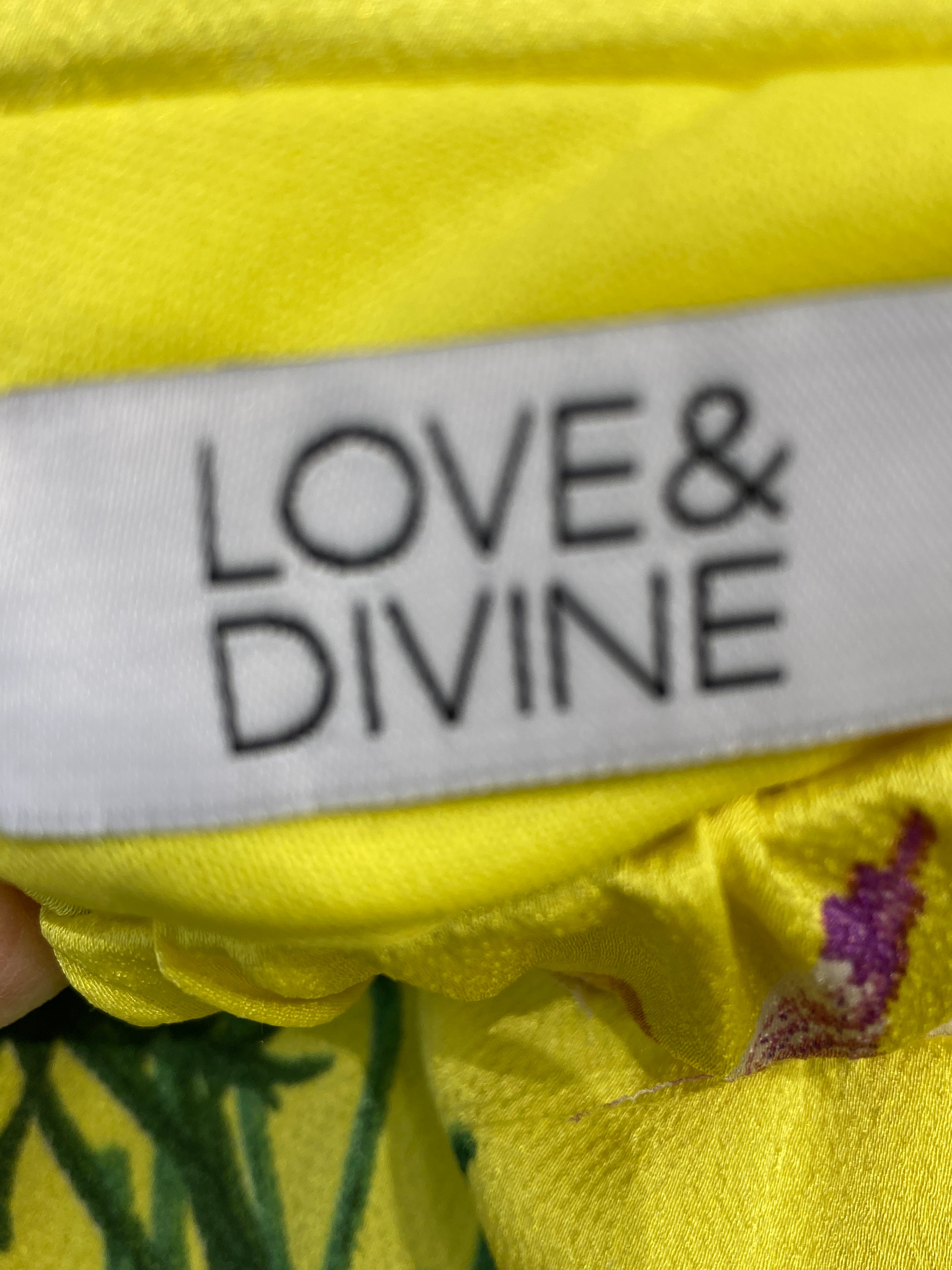 Love & Divine Nederdel